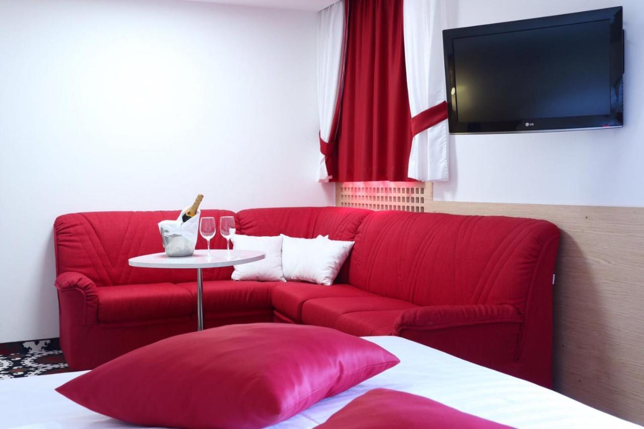 Royal Olympic Hotel Pinzolo Bagian luar foto
