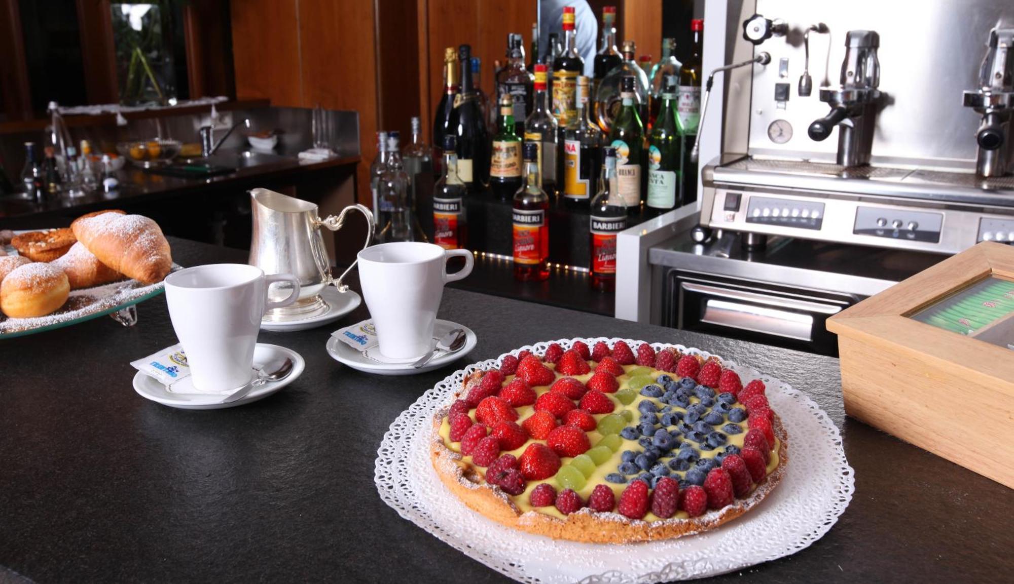 Royal Olympic Hotel Pinzolo Bagian luar foto