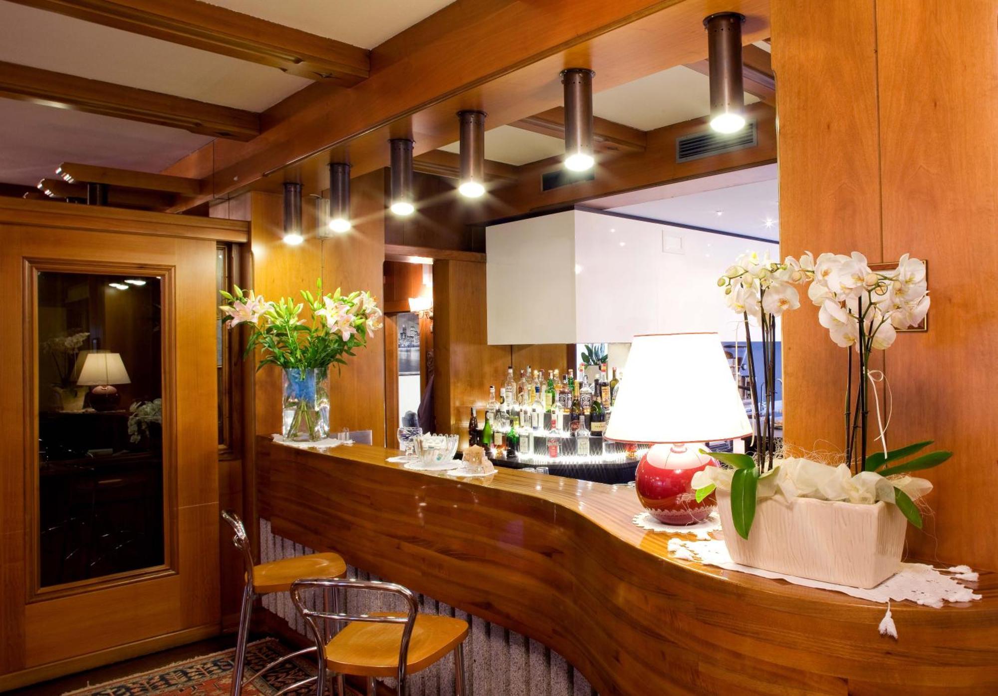 Royal Olympic Hotel Pinzolo Bagian luar foto