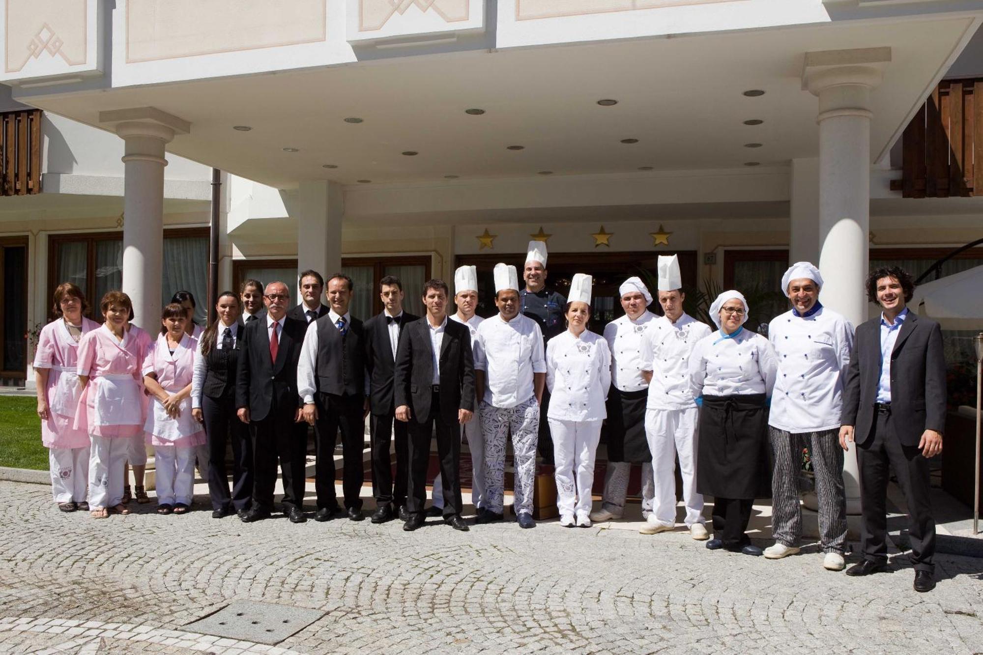 Royal Olympic Hotel Pinzolo Bagian luar foto