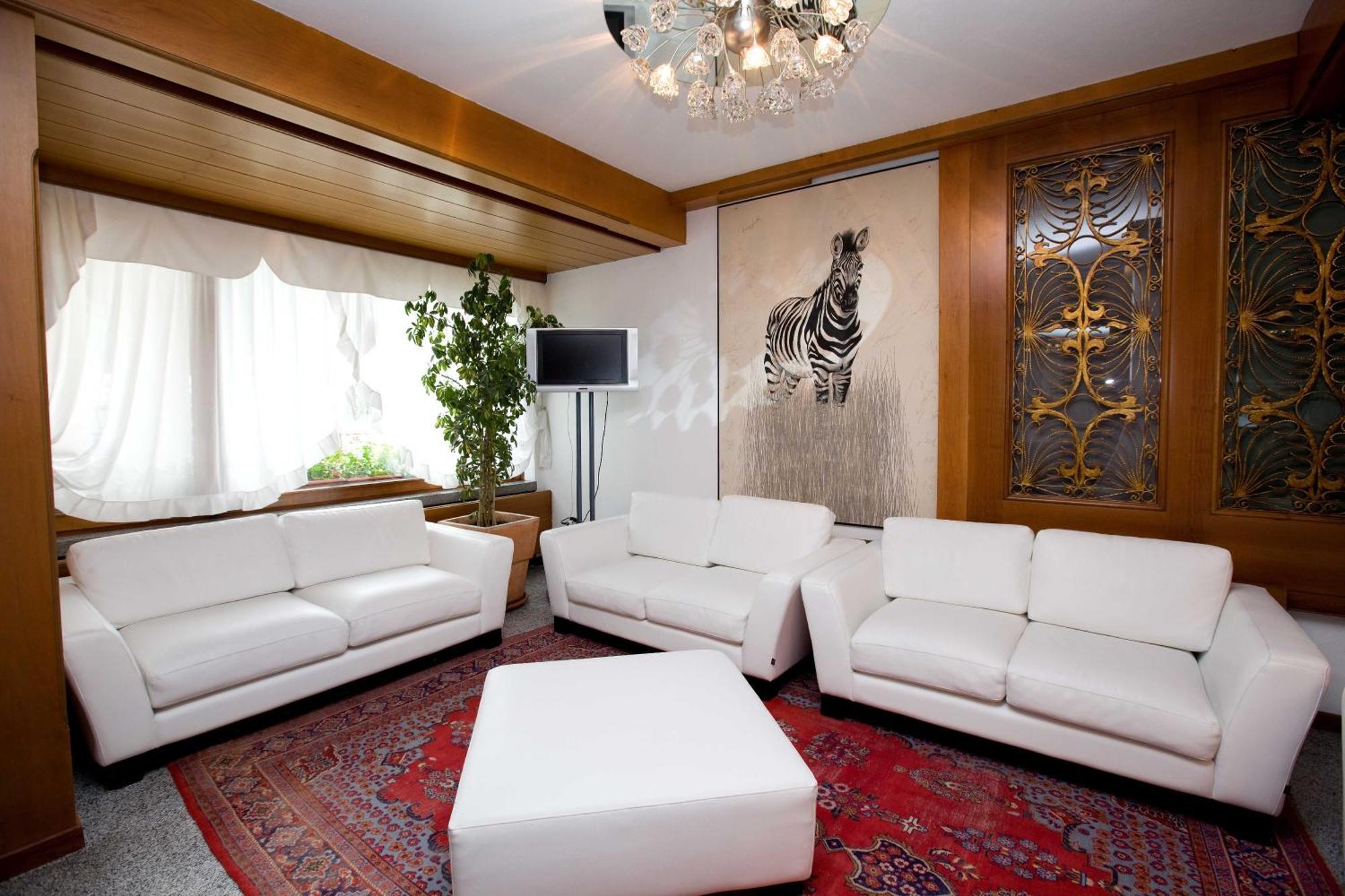 Royal Olympic Hotel Pinzolo Bagian luar foto